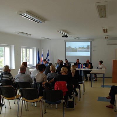 Gradbena dela v okviru projekta Oskrba s pitno vodo na območju Domžale - Kamnik, v katerega je vključenih pet občin, se izvajajo le še v dveh